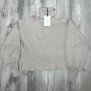 Turtle neck crop sweater